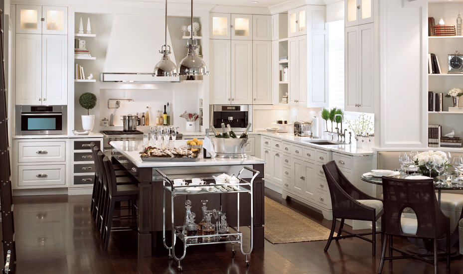 Large classic white kitchen with island