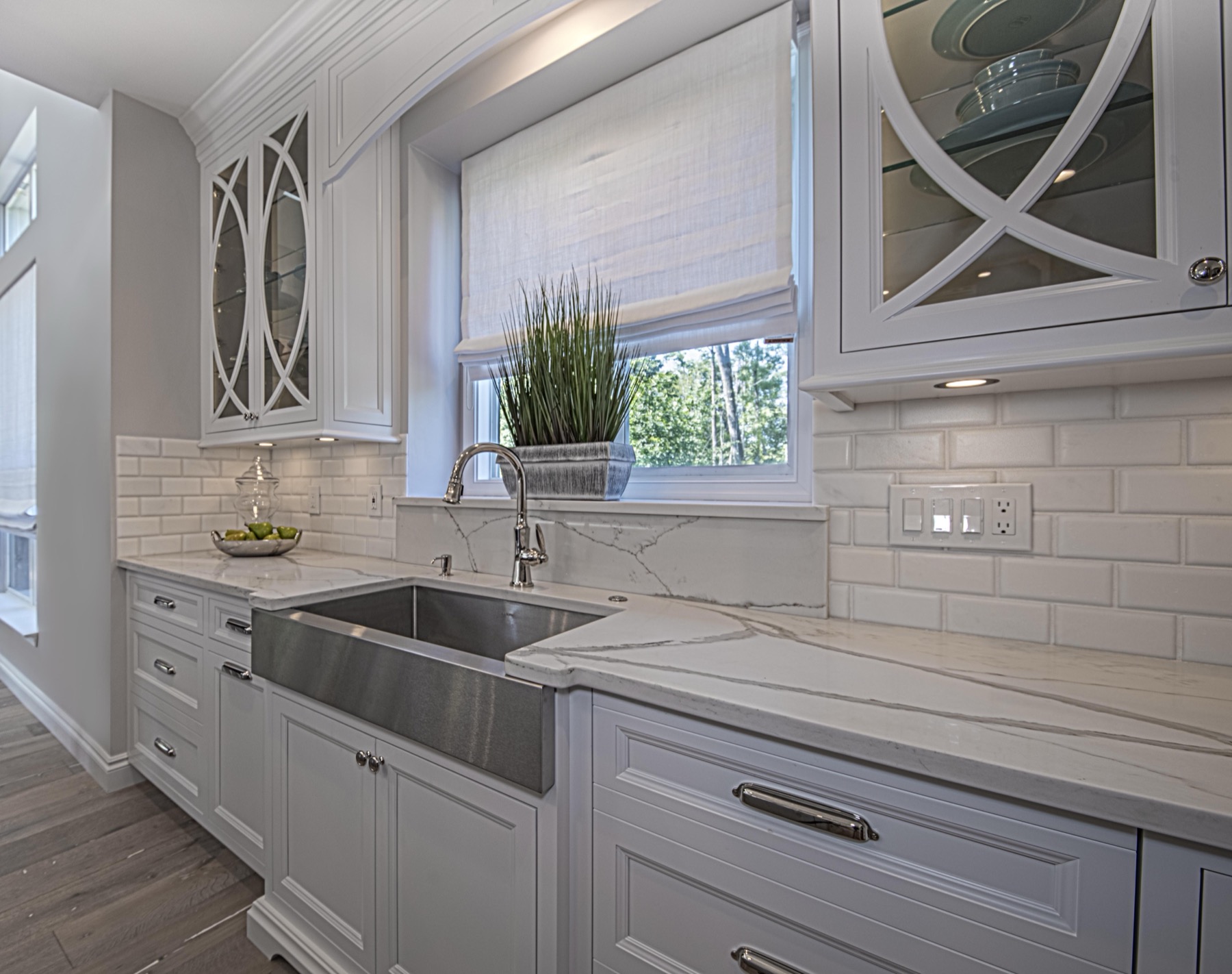 White custom kitchen with farmhouse sink